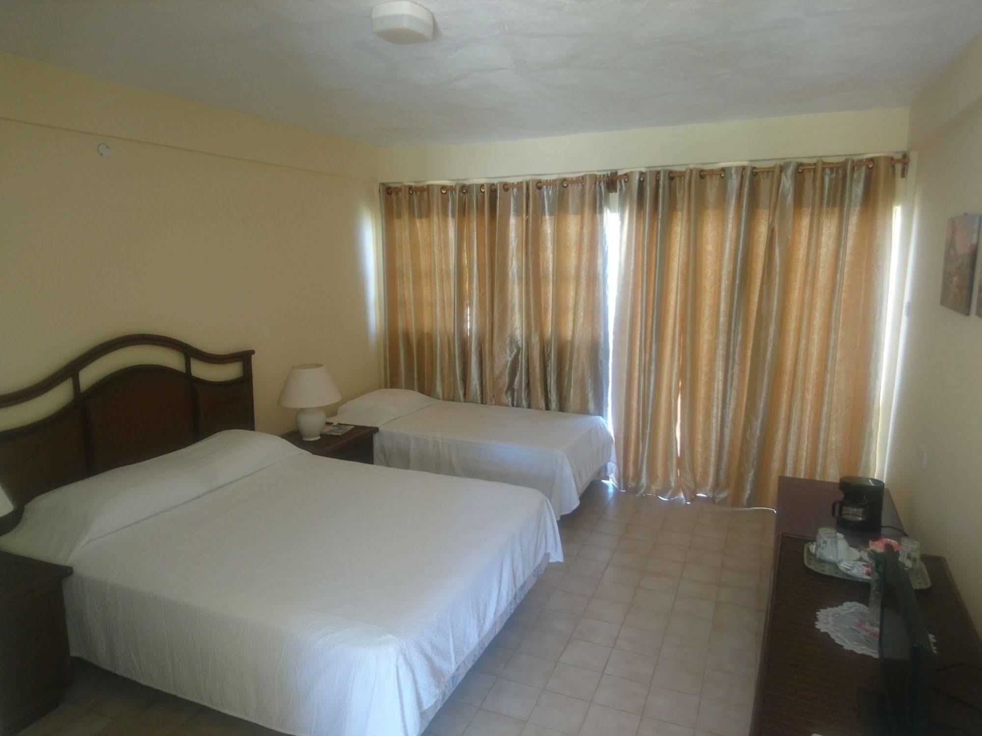 Kings Landing Hotel Cliftons Esterno foto