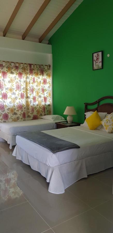 Kings Landing Hotel Cliftons Esterno foto